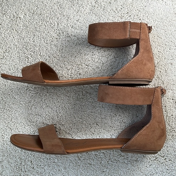 American Rag Sandal - Picture 3 of 11